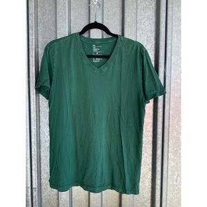 10/$30💵 Gap Essential V Neck Tee Sz M